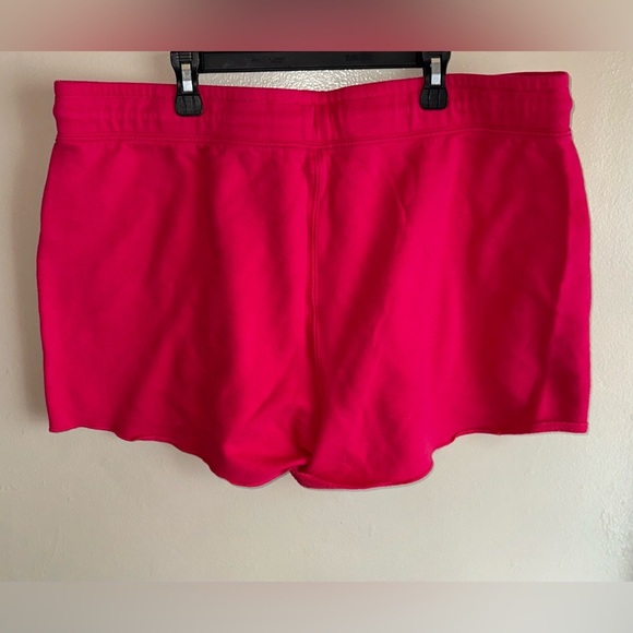 Gap Women’s Shorts - Picture 3 of 5